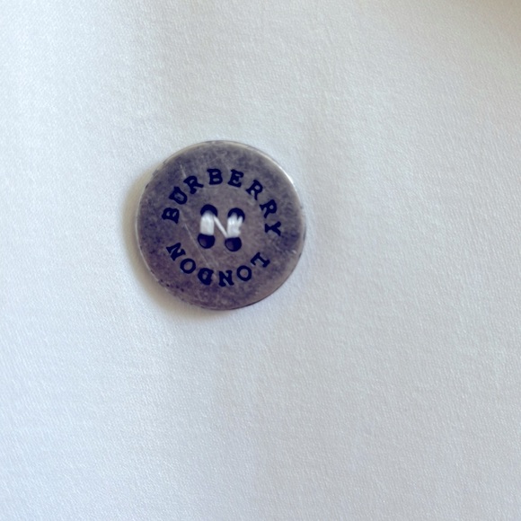 ❤️Authentic BURBERRY white silver trench coat - Picture 7 of 14